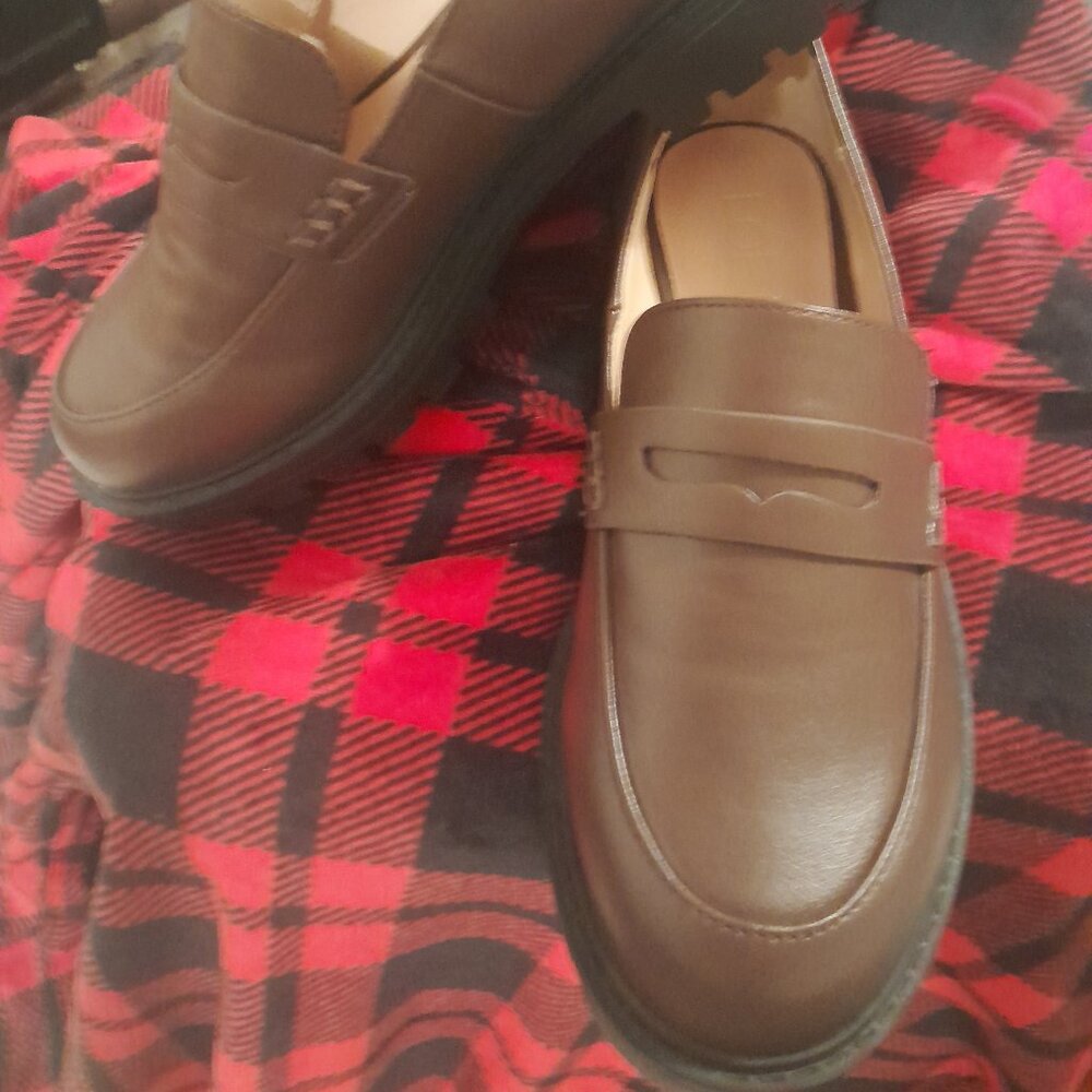 Loft loafers new!! no box size 6. Listed nwt as they have 0 wear